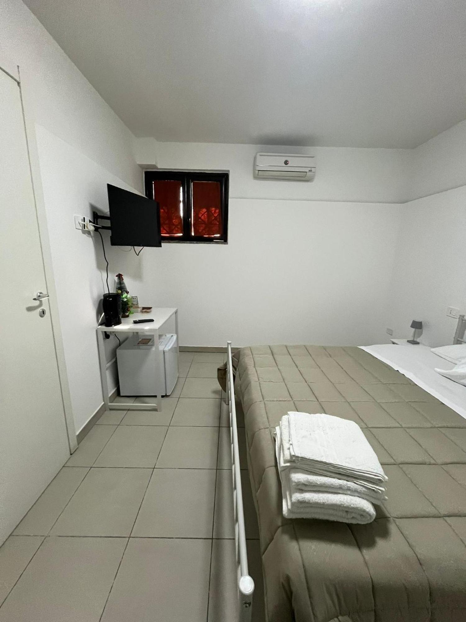 Aurora Rooms Pomigliano d'Arco Esterno foto