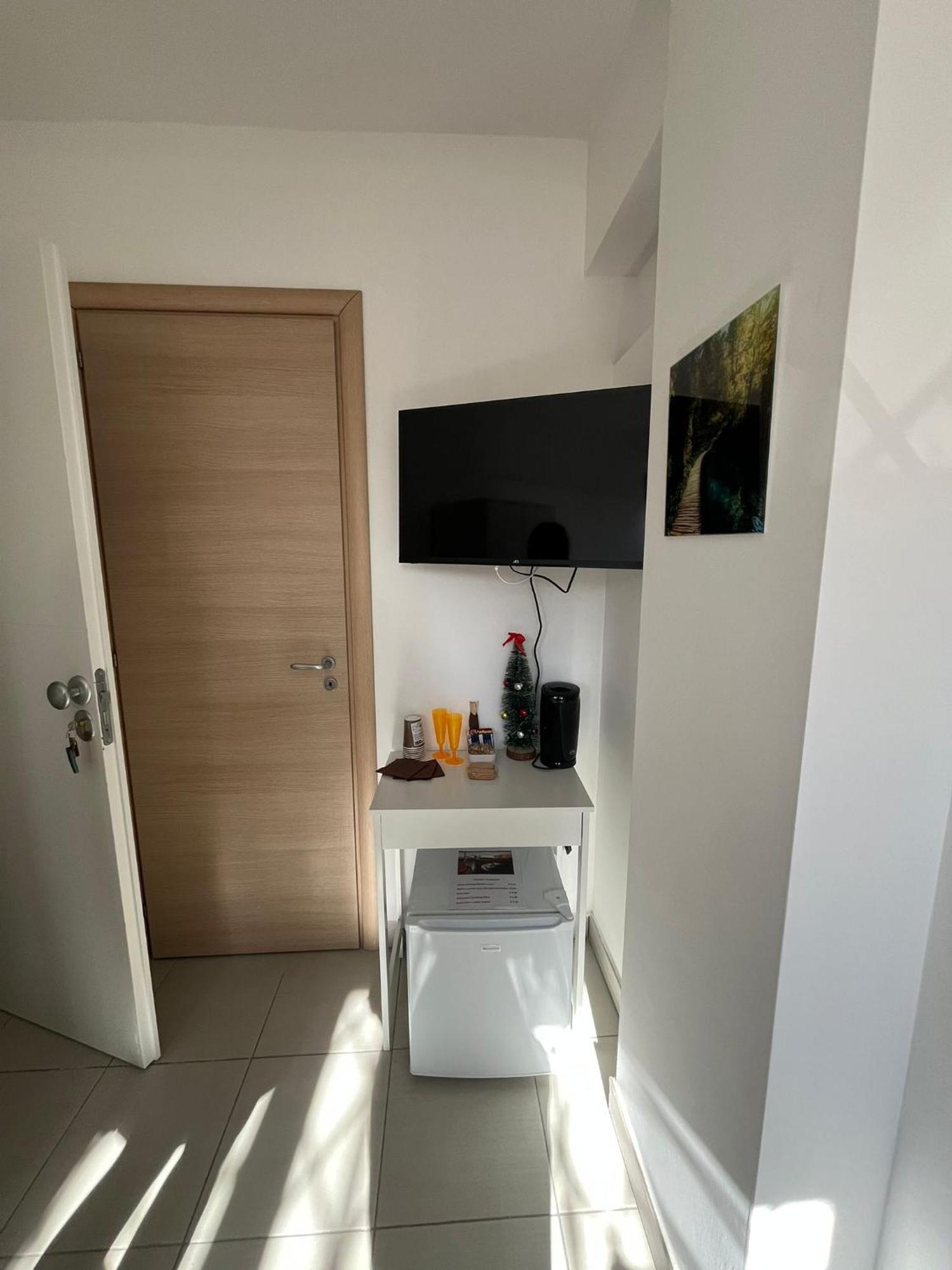 Aurora Rooms Pomigliano d'Arco Esterno foto