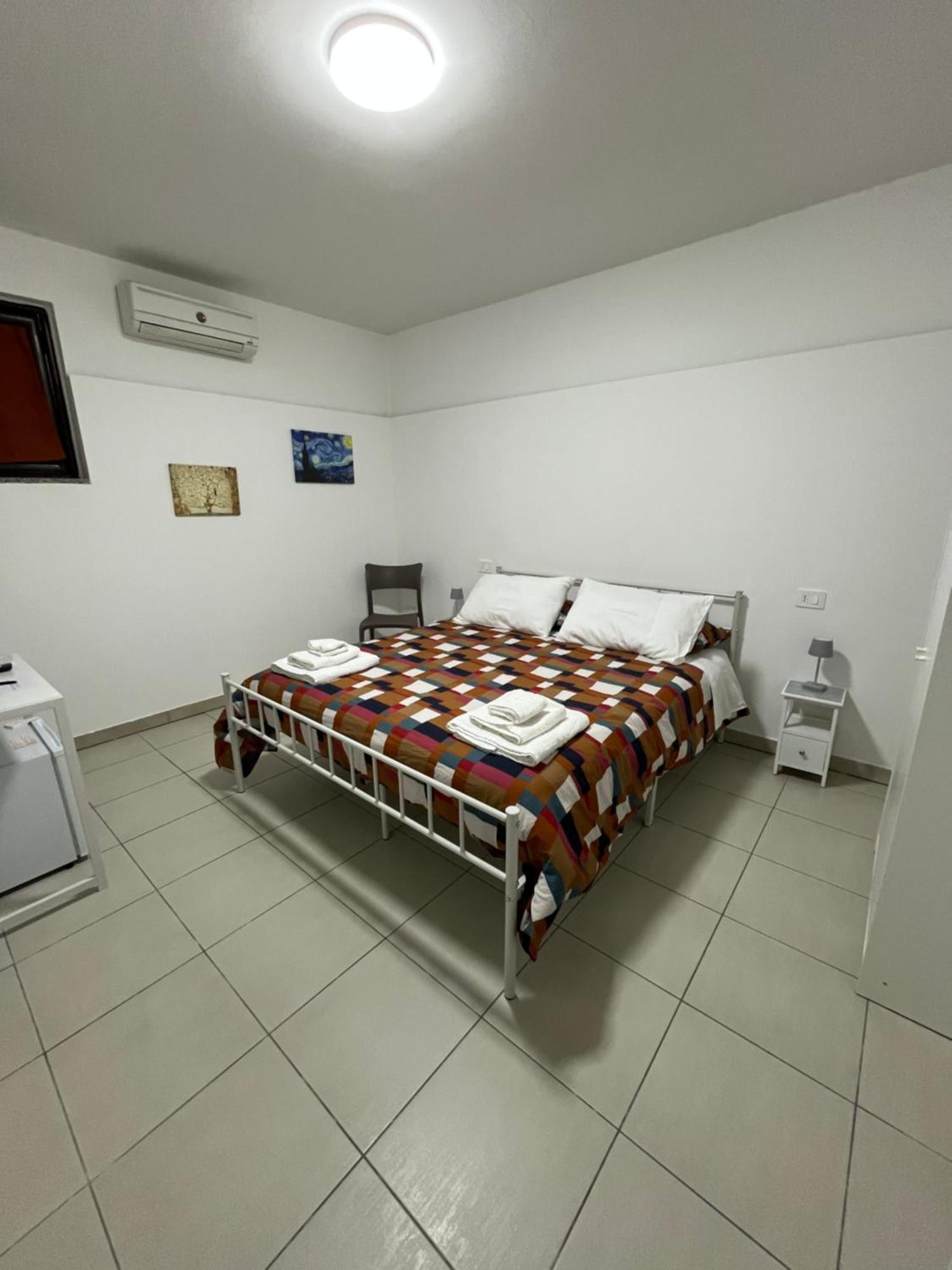 Aurora Rooms Pomigliano d'Arco Esterno foto