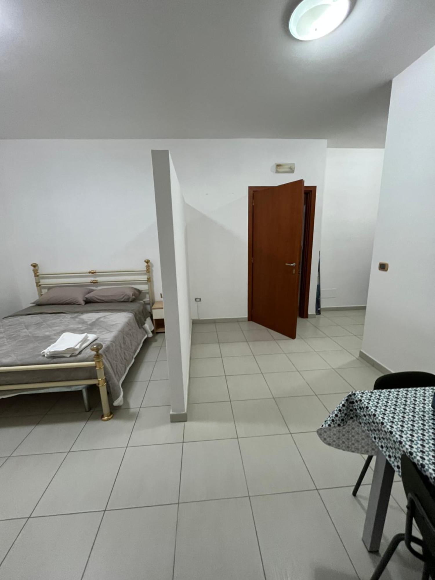 Aurora Rooms Pomigliano d'Arco Esterno foto