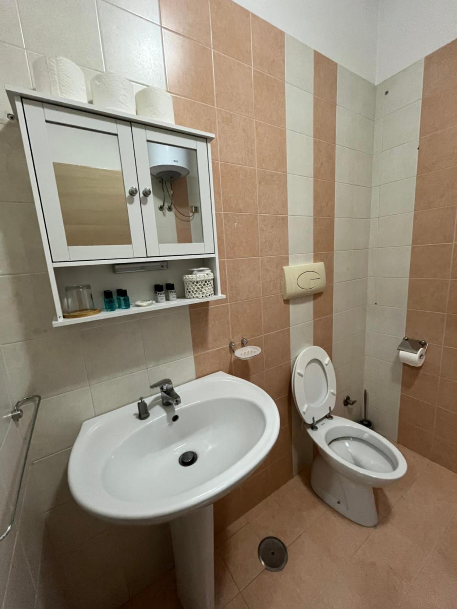 Aurora Rooms Pomigliano d'Arco Esterno foto